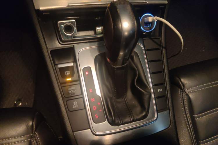 Used Volkswagen FAW-Volkswagen CC 2016 1.8TSI Prestige Model Gear Lever