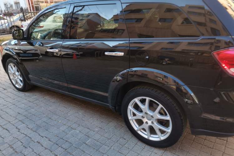 Used Dodge Journey 2013 2.4L Two-Wheel Drive Luxury Version