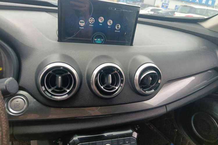 Used Wey VV7 2017 2.0T Ultra-Luxury Version Audio And AC Panel