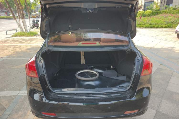 Used Buick Excelle 2013 1.5L Automatic Classic Model Trunk