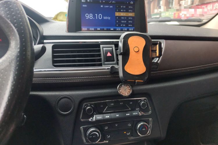 Used Dongfeng Fengon 370 2017 1.5L CVT Fashion Edition 7-Seater