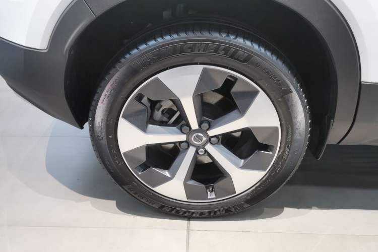 Used Volvo XC40 2024 B4 4x4 Smart Luxury Edition