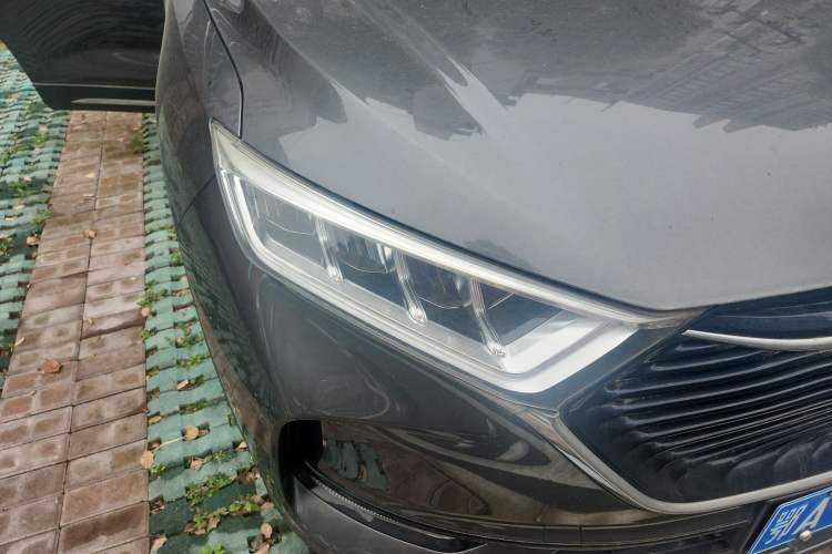 Used CHANGAN OSHAN X7 2020 1.5T Manual Luxury Version Right Front Headlight