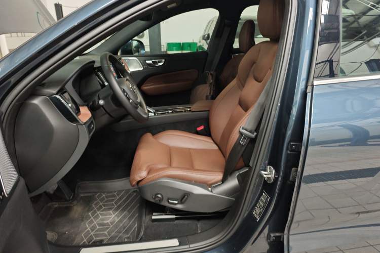 Used Volvo XC60 New Energy 2024 T8 Plug-in Hybrid Long-Range All-Wheel Drive Smart Luxury Edition Left Front Seat