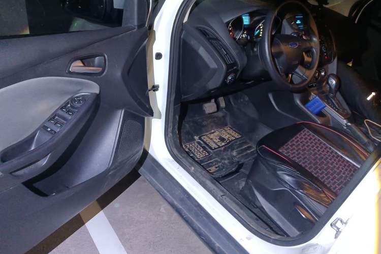 Used Ford Focus 2012 Hatchback 1.6L Automatic Comfort Model Driver Seat