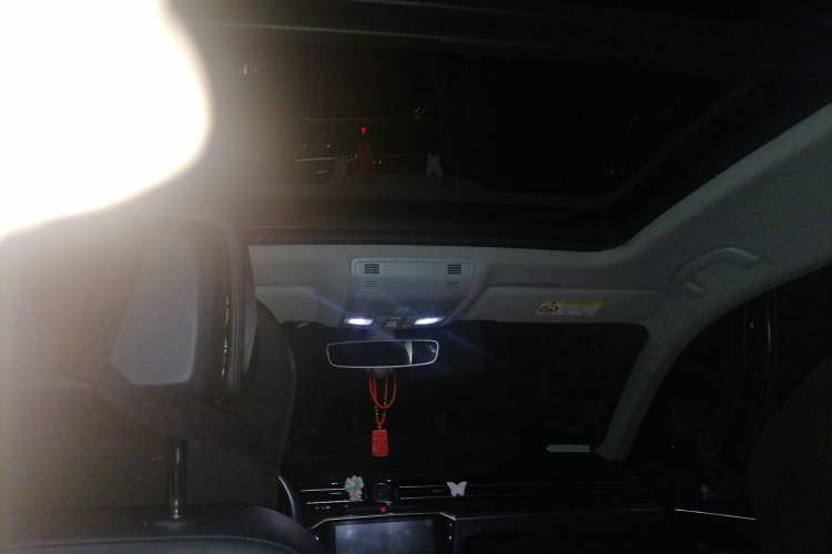 Used Volkswagen Magotan 2017 330TSI DSG Luxury Model
