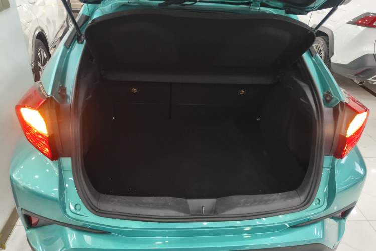 Used Toyota C-HR 2018 2.0L Leading Edition China V-standard