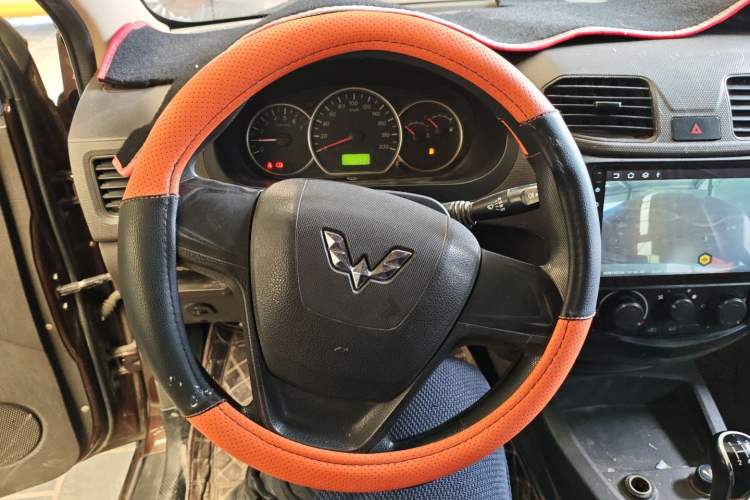 Used Wuling Hongguang 2015 1.5L S Basic Version China V Standard