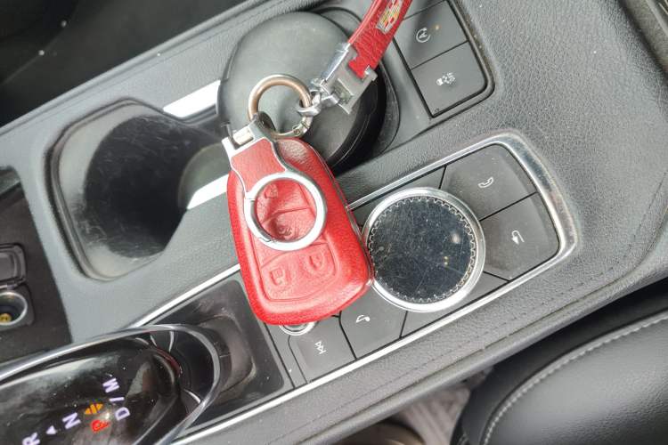 Used Cadillac XT4 2020 28T Two-Wheel-Drive Leading Version
