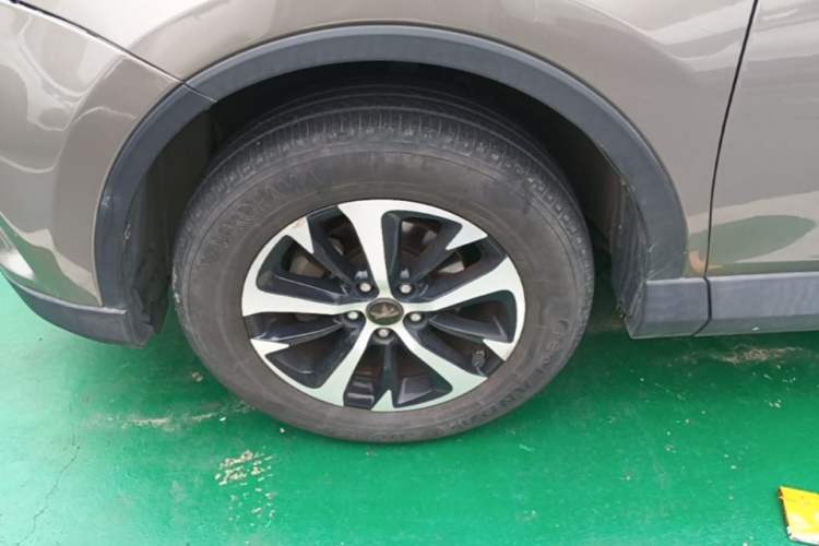 Used Toyota RAV4 2016 2.0L CVT Two-Wheel Drive Fashion Edition China V Standard
