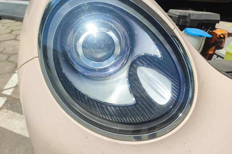 Used ORA Good Cat 2023 401 km Standard Range Premium Trim Ternary Lithium Right Front Headlight