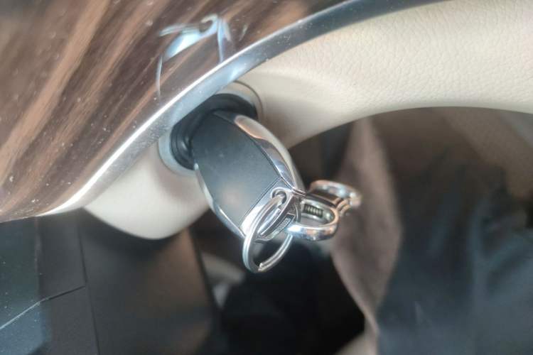 Used Mercedes-Benz V-Class 2017 V 260 Avantgarde Edition
