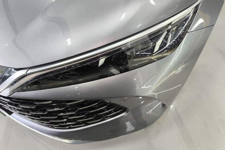 Used BYD Qin L 2025 DM-i Smart Drive 120KM Superior Model Left Front Headlight