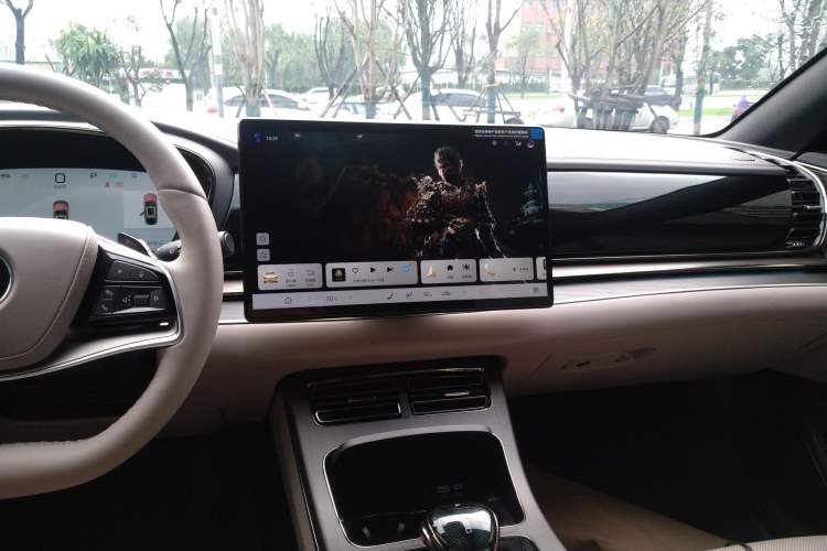 Used BYD Han 2025 DM-i Intelligent Driving Edition 125KM LiDAR Flagship Model
