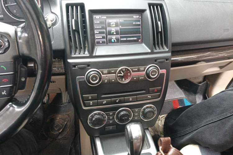 Used Land Rover Freelander 2 2014 2.2T SD4 SE Diesel Edition Audio And AC Panel