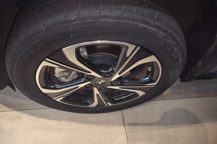 Used XPeng G3 2020 460 Smart Edition Left Front Wheel Hub