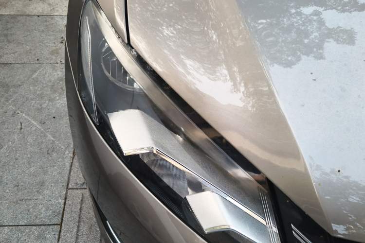 Used Volkswagen Passat 2013 1.8TSI DSG Prestige Edition Right Front Headlight