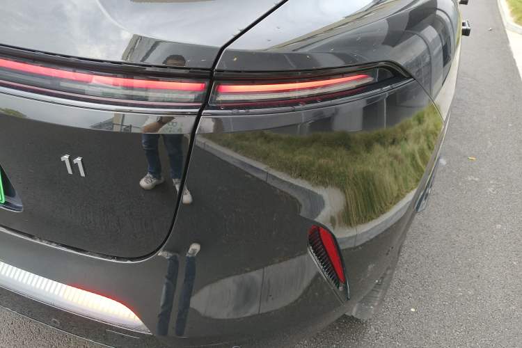 Used Avatr 11 2024 630 Rear-Wheel Drive Edition with Three Lasers Right Rear Taillight