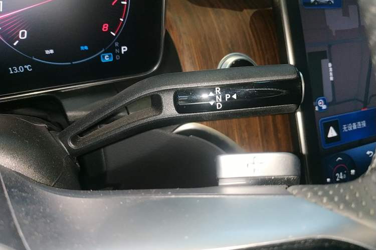 Used Mercedes-Benz GLC 2025 GLC 300 L 4MATIC Dynamic Model 5 Seats
