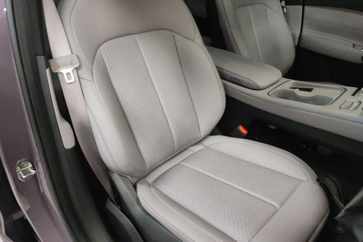 Used Nio EC6 2023 75 kWh Right Front Seat