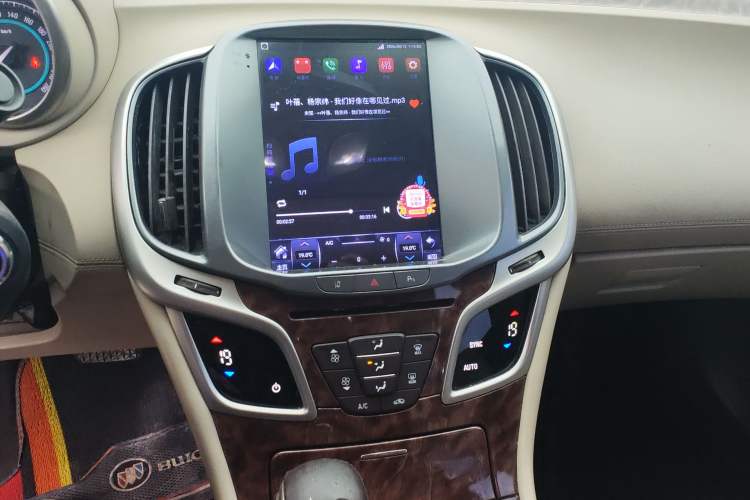 Used Buick LaCrosse 2013 2.4L SIDI Leading Comfort Version Audio And AC Panel