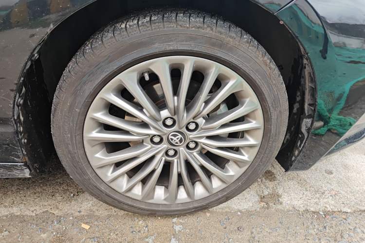 Used Toyota Avalon 2019 Dual-Engine 2.5L XLE Prestige Version China VI Standard