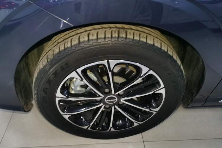 Used Roewe iMAX8 2022 Model 400TGI Exclusive Version for Key Accounts
