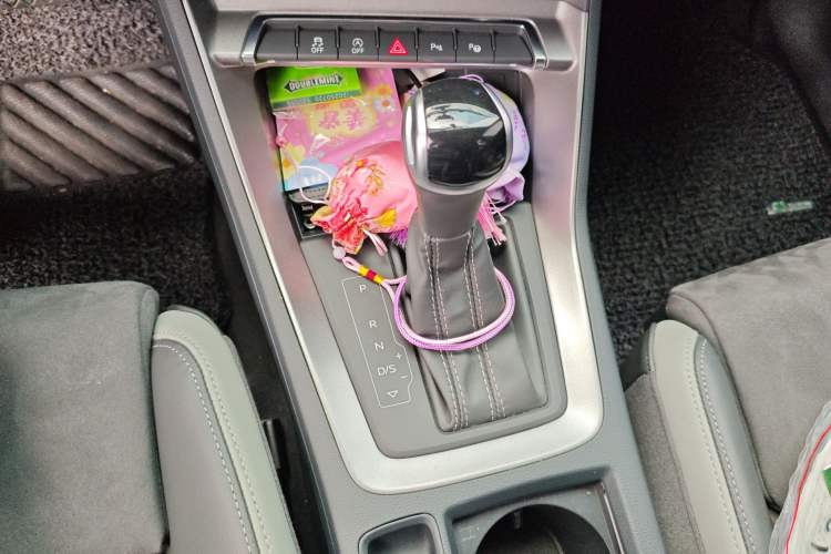 Used Audi Q3 2022 35 TFSI Fashion Dynamic Model Gear Lever