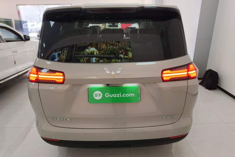 Used Wuling Wuling Starlight 730 2025 Model Plug-in Hybrid 125km Luxury Edition