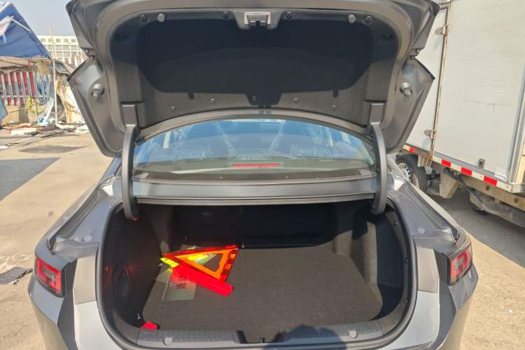 Used Changan Eado PHEV 2025 Smart New Blue Whale 145KM Battleship Edition