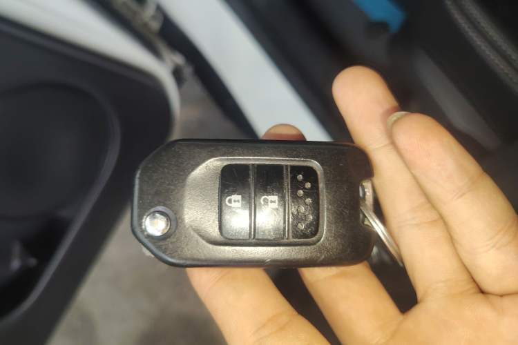 Used Honda Vezel 2017 1.5L manual two-wheel drive Comfort trim level Vehicle Key