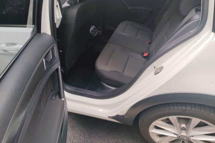 Used Volkswagen Golf 2019 1.8TSI Travel Edition
