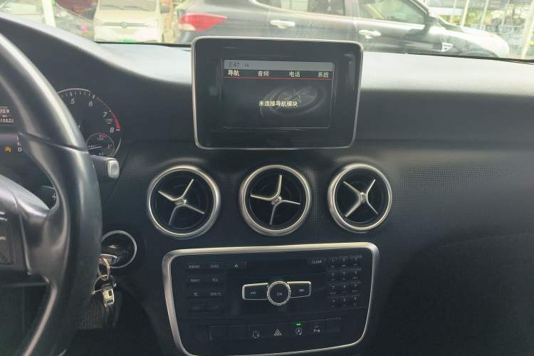 Used Mercedes-Benz A-Class 2015 A 180 Audio And AC Panel