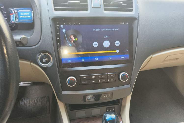 Used BYD G6 2012 1.5TID Automatic Prestige Edition
