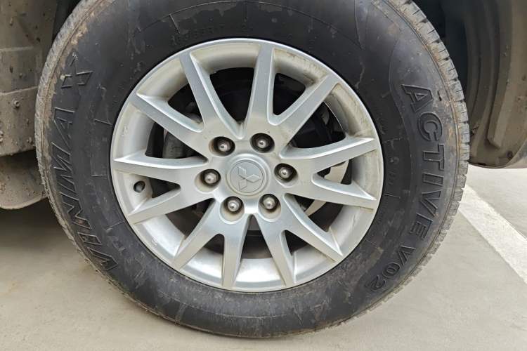 Used Mitsubishi Pajero Sport 2013 3.0L Automatic 4x4 Flagship Edition Right Front Wheel Hub