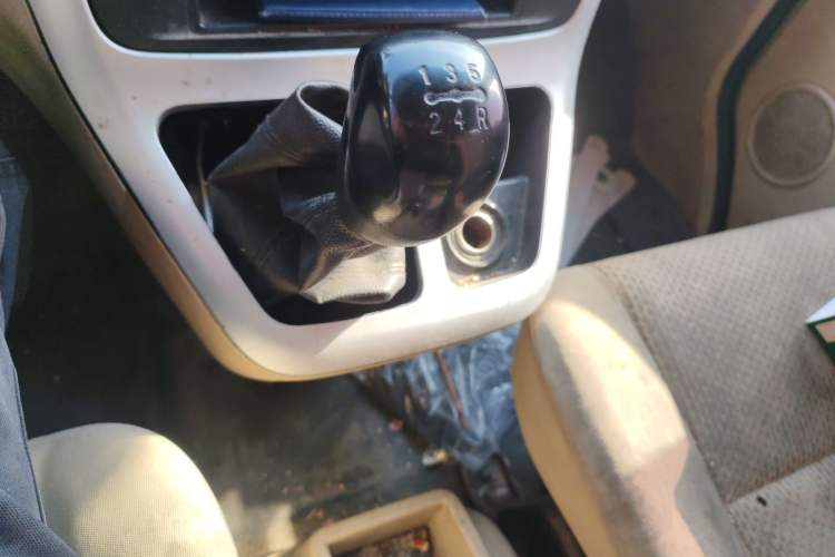 Used CHANGAN KAICHENG Ruixing M90 2018 2.0L Value-Added High-Roof Double-Door 6-Seater 4G94S Gear Lever