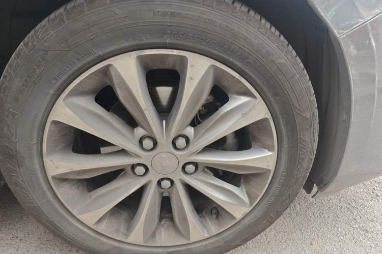 Used Chevrolet Monza 2022 320 Automatic Enjoyment Sunroof Version Right Front Wheel Hub