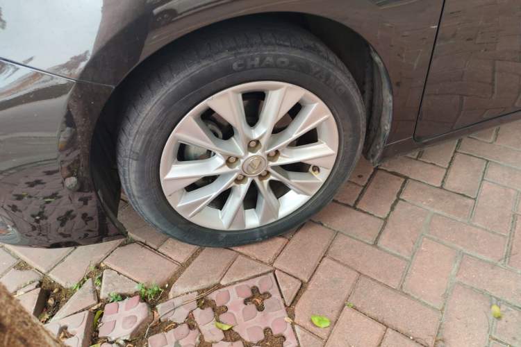 Used Lexus ES 2013 300h Elite Edition
