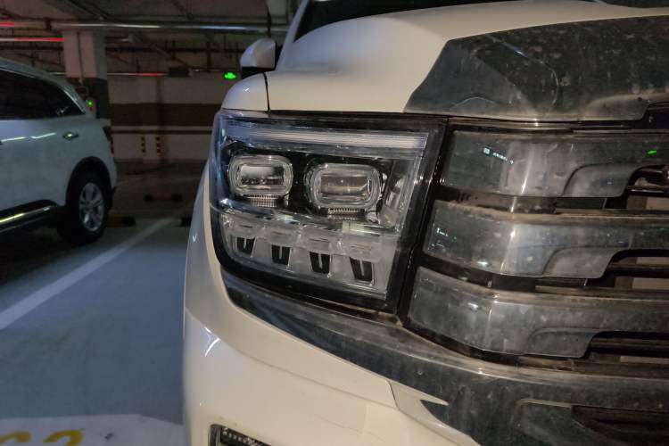 Used Tank 500 New Energy 2026 Model—Hi4-Z Smart Enjoyment Version Right Front Headlight