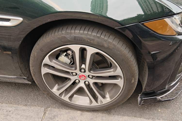 Used Jaguar XEL 2024 2.0T 250 PS R-DYNAMIC S Advanced Sport Edition Right Front Wheel Hub