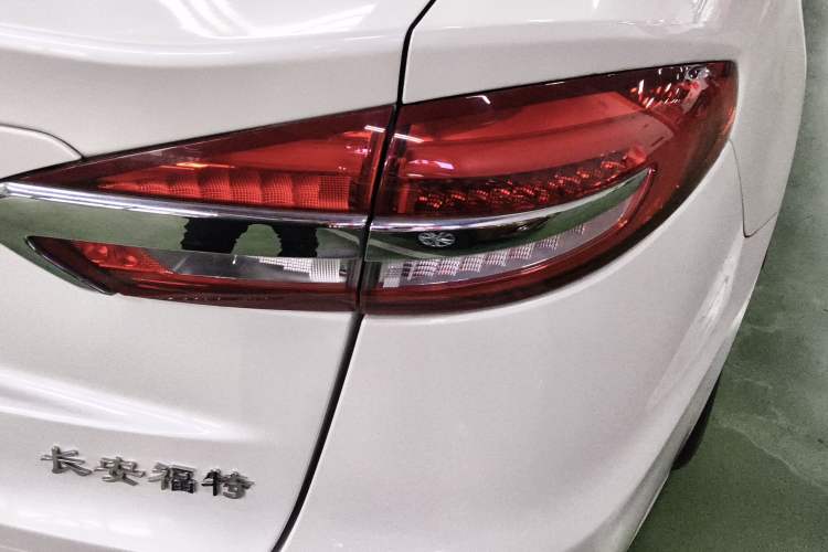 Used Ford Mondeo New Energy 2018 2.0 PHEV Smart-Controlled Fashion Edition China VI Standard
