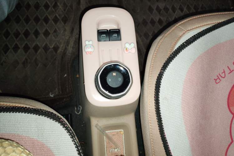 Used Geely Galaxy Panda 2024 Panda Mini 200km Endurance Bear
