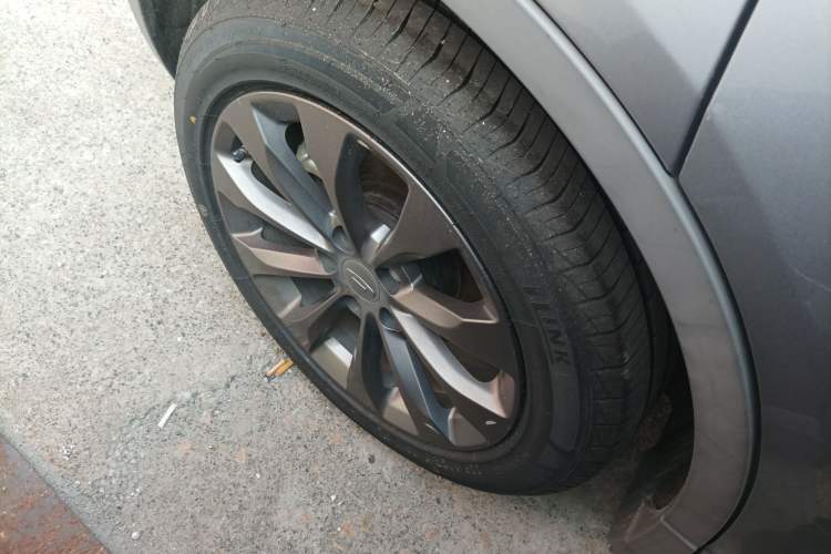 Used Geometry C 2022 400KM Blueberry Pro Right Rear Wheel Hub