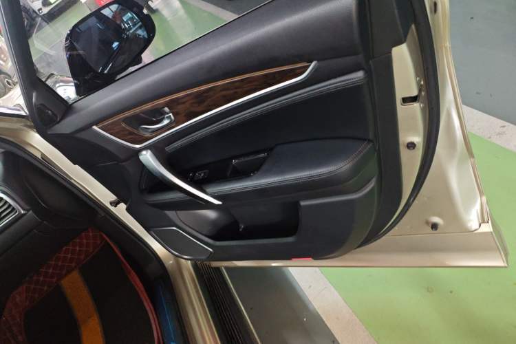 Used Honda UR-V 2017 240TURBO Two-Wheel Drive Luxury Edition China VI