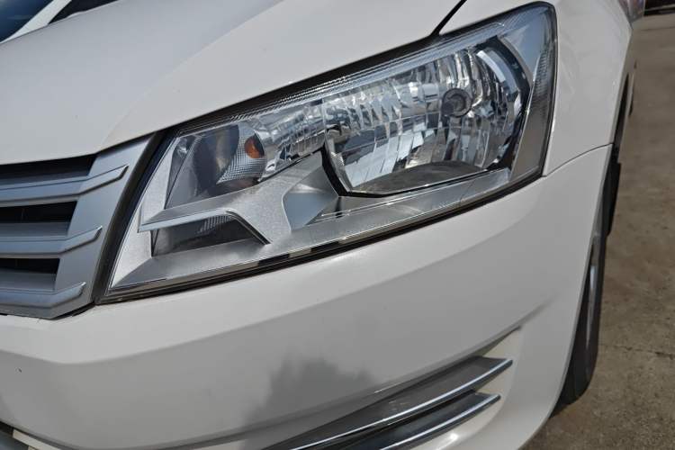 Used Volkswagen Santana 2015 1.6L Manual Fashion Edition Left Front Headlight