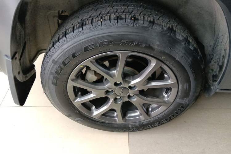 Used Jeep Cherokee 2020 2.0L Two-Wheel Drive Classic Sports Edition
