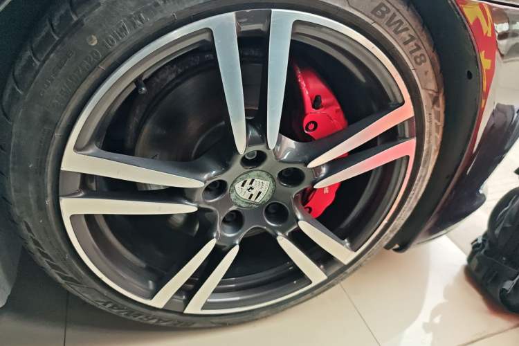 Used Porsche Panamera 2010 Panamera 3.6L Right Front Wheel Hub