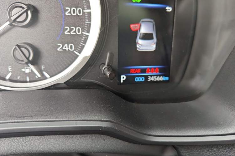 Used Toyota Corolla 2021 Dual-Motor 1.8L E-CVT Elite Edition Odometer Close Up