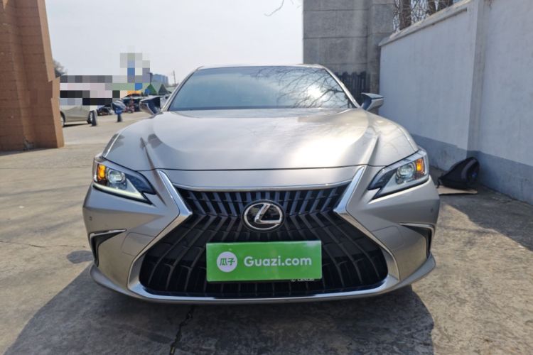 Used Lexus ES 2022 300h Excellence Edition
