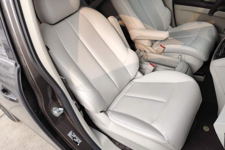 Used Buick GL8 2023 Land Executive Class Smart Enjoyment Model